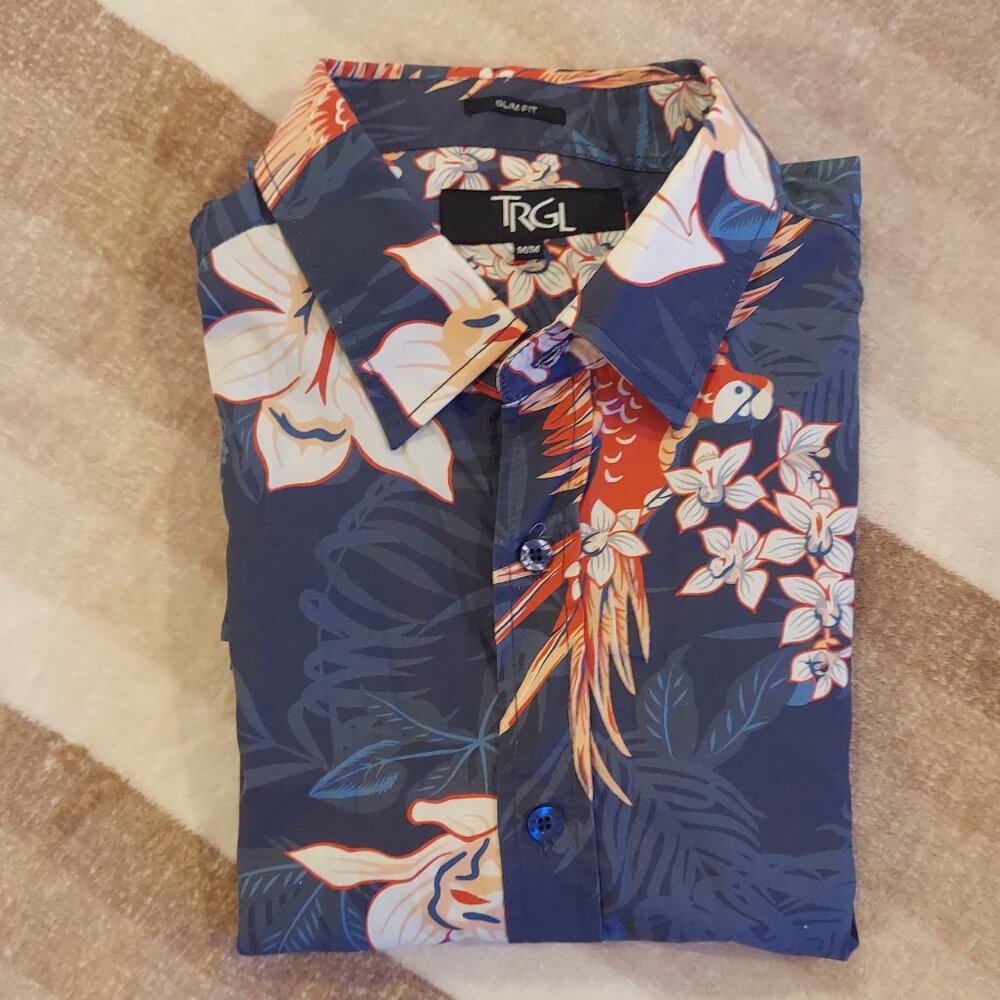 NWOT Men's TRGL Men's Button Down Shirt Size M Slim Fit